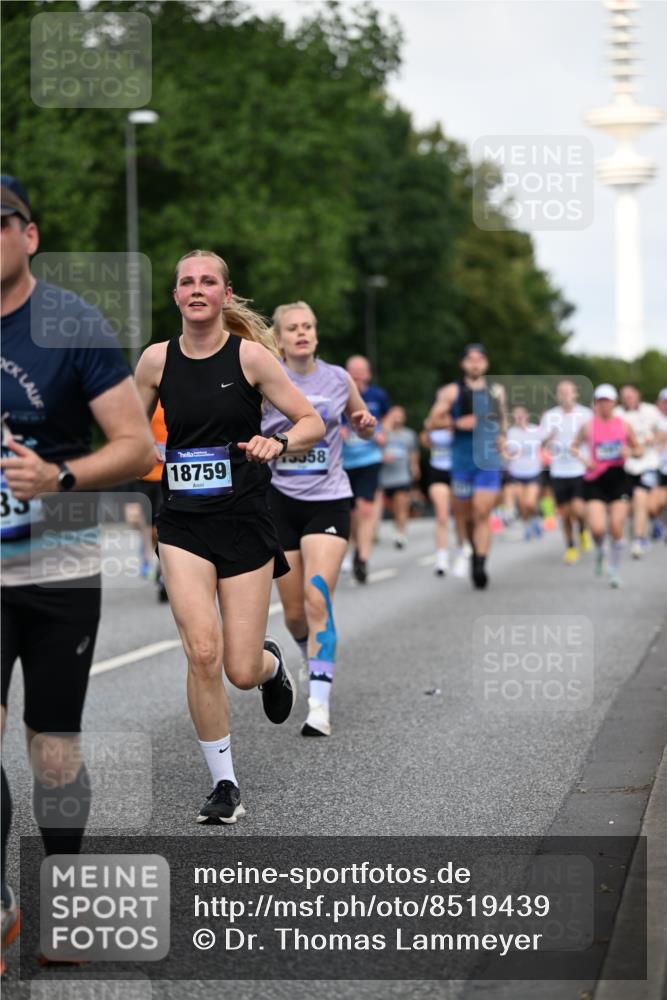 29.06.2025 - hella hamburg halbmarathon Dr. Thomas Lammeyer http://msf.ph/oto/8519439 29.06.2025 10:04:51 Kennedybrücke 1544, 1568, 1611, 1681, 2236, 2354, 3141, 3740, 3983, 4238, 4616, 4708, 4945, 5033, 5418, 5870, 6138, 6147, 6487, 6531, 6714, 6757, 6835, 8255, 8478, 9553, 9555, 9577, 10188, 10271, 10797, 11324 meine-sportfotos.de