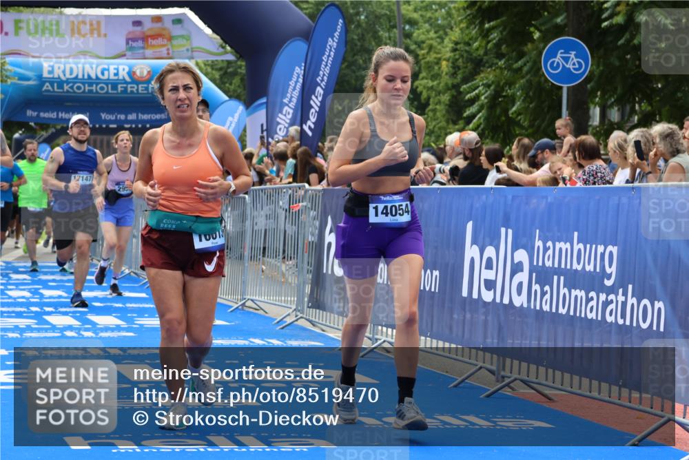 29.06.2025 - hella hamburg halbmarathon Strokosch-Dieckow http://msf.ph/oto/8519470 29.06.2025 11:23:04 Ziel 2306, 2634, 2688, 2956, 3125, 3573, 3770, 3813, 4114, 5939, 6826, 8327, 8724, 8896, 8931, 9748, 10158, 10701, 13928, 14054, 14510, 14512, 15323, 15952, 16613, 17147, 17386, 18591 meine-sportfotos.de