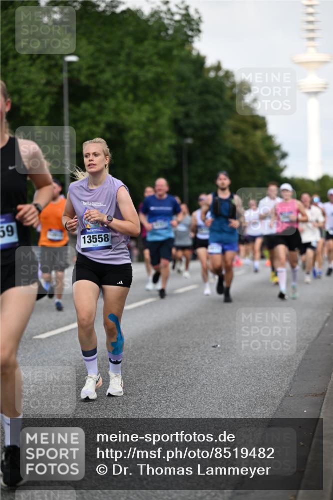 29.06.2025 - hella hamburg halbmarathon Dr. Thomas Lammeyer http://msf.ph/oto/8519482 29.06.2025 10:04:52 Kennedybrücke 1387, 1544, 1568, 1611, 1681, 2236, 2354, 2363, 3141, 3740, 3983, 4238, 4616, 4708, 4945, 5033, 5418, 5870, 6138, 6147, 6487, 6531, 6714, 6757, 6835, 8255, 8478, 9553, 9555, 9577, 10188, 10271, 10797, 11324 meine-sportfotos.de
