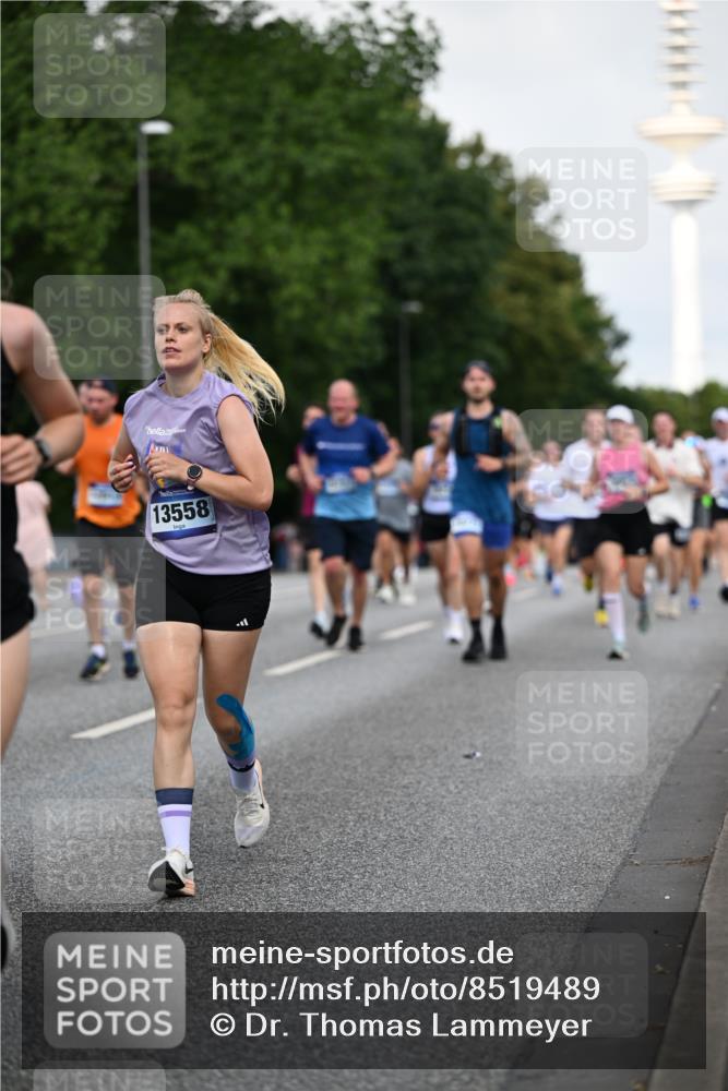 29.06.2025 - hella hamburg halbmarathon Dr. Thomas Lammeyer http://msf.ph/oto/8519489 29.06.2025 10:04:52 Kennedybrücke 1387, 1544, 1568, 1611, 1681, 2236, 2354, 2363, 3141, 3740, 3983, 4238, 4616, 4708, 4945, 5033, 5418, 5870, 6138, 6147, 6487, 6531, 6714, 6757, 6835, 8255, 8478, 9553, 9555, 9577, 10188, 10271, 10797, 11324 meine-sportfotos.de