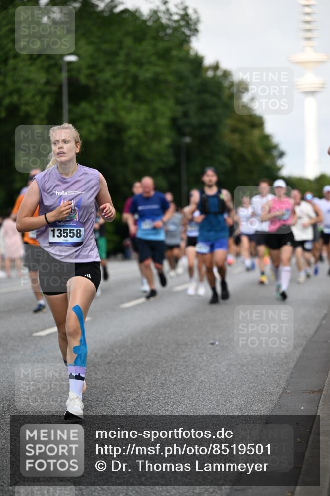 29.06.2025 - hella hamburg halbmarathon Dr. Thomas Lammeyer http://msf.ph/oto/8519501 29.06.2025 10:04:52 Kennedybrücke 1387, 1544, 1568, 1611, 1681, 2236, 2354, 2363, 3141, 3740, 3983, 4238, 4616, 4708, 4945, 5033, 5418, 5870, 6138, 6147, 6487, 6531, 6714, 6757, 6835, 8255, 8478, 9553, 9555, 9577, 10188, 10271, 10797, 11324 meine-sportfotos.de