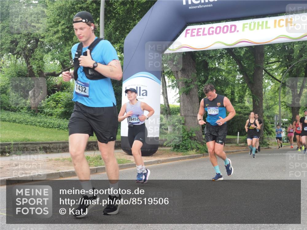 29.06.2025 - hella hamburg halbmarathon KatJ http://msf.ph/oto/8519506 29.06.2025 10:49:16 Zwischen KM18-KM19 1377, 1432, 5763, 7250, 8624 meine-sportfotos.de