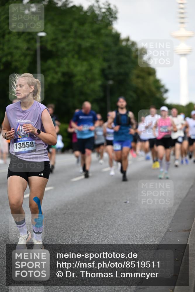 29.06.2025 - hella hamburg halbmarathon Dr. Thomas Lammeyer http://msf.ph/oto/8519511 29.06.2025 10:04:53 Kennedybrücke 1387, 1544, 1568, 1611, 1681, 2236, 2354, 2363, 3141, 3740, 3983, 4238, 4249, 4616, 4708, 4945, 5033, 5418, 5870, 6147, 6487, 6531, 6714, 6757, 6835, 8255, 8478, 9553, 9555, 10188, 10271, 10797, 11324 meine-sportfotos.de