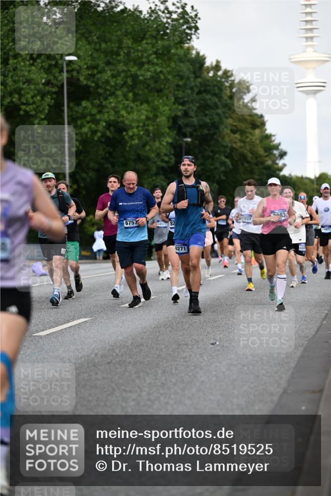 29.06.2025 - hella hamburg halbmarathon Dr. Thomas Lammeyer http://msf.ph/oto/8519525 29.06.2025 10:04:53 Kennedybrücke 1387, 1544, 1568, 1611, 1681, 2236, 2354, 2363, 3141, 3740, 3983, 4238, 4249, 4616, 4708, 4945, 5033, 5418, 5870, 6147, 6487, 6531, 6714, 6757, 6835, 8255, 8478, 9553, 9555, 10188, 10271, 10797, 11324 meine-sportfotos.de