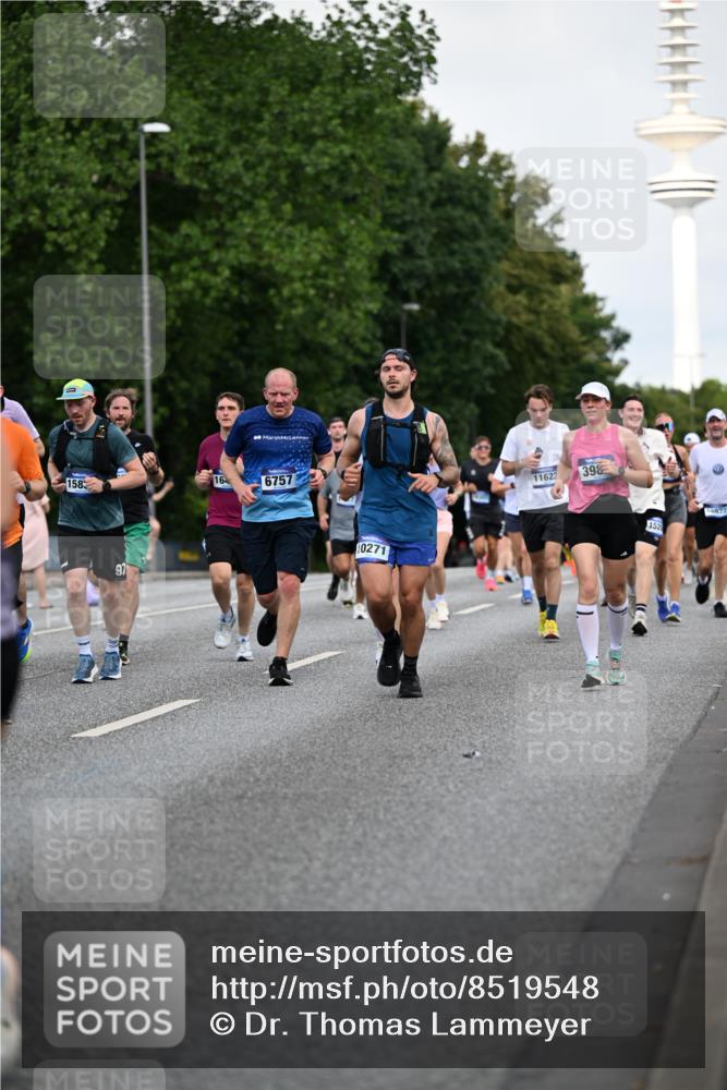 29.06.2025 - hella hamburg halbmarathon Dr. Thomas Lammeyer http://msf.ph/oto/8519548 29.06.2025 10:04:54 Kennedybrücke 1387, 1568, 1611, 1681, 2236, 2354, 2363, 3141, 3740, 3983, 4238, 4249, 4616, 4708, 4945, 5033, 5418, 5870, 6147, 6487, 6531, 6714, 6757, 6835, 7757, 8255, 8478, 8923, 9553, 9555, 10188, 10271, 10797, 11324 meine-sportfotos.de