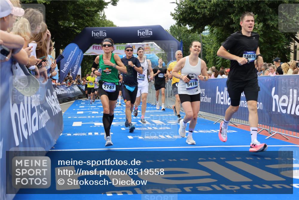 29.06.2025 - hella hamburg halbmarathon Strokosch-Dieckow http://msf.ph/oto/8519558 29.06.2025 10:56:51 Ziel 1955, 2282, 2378, 2741, 2759, 3836, 5033, 5418, 6835, 7716, 8669, 8825, 11043, 11212, 13816, 14461, 14678, 15097, 15431, 16008, 16009, 16620, 16679, 17133 meine-sportfotos.de