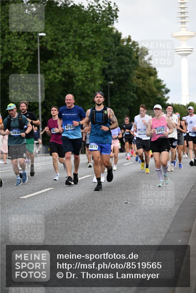 29.06.2025 - hella hamburg halbmarathon Dr. Thomas Lammeyer http://msf.ph/oto/8519565 29.06.2025 10:04:54 Kennedybrücke 1387, 1568, 1611, 1681, 2236, 2354, 2363, 3141, 3740, 3983, 4238, 4249, 4616, 4708, 4945, 5033, 5418, 5870, 6147, 6487, 6531, 6714, 6757, 6835, 7757, 8255, 8478, 8923, 9553, 9555, 10188, 10271, 10797, 11324 meine-sportfotos.de