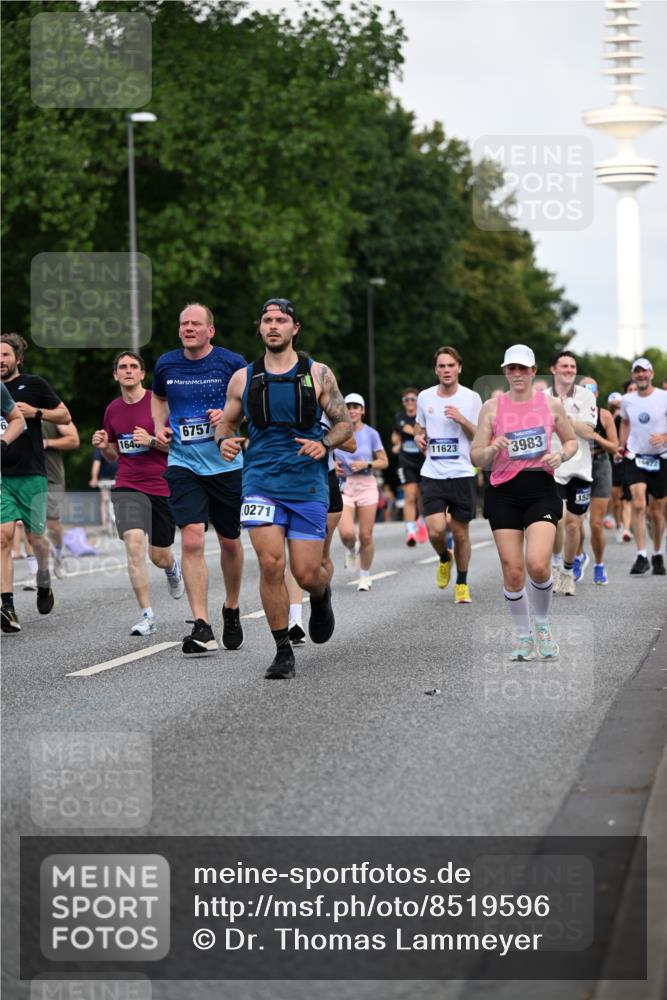 29.06.2025 - hella hamburg halbmarathon Dr. Thomas Lammeyer http://msf.ph/oto/8519596 29.06.2025 10:04:55 Kennedybrücke 1387, 1568, 1611, 2236, 2354, 2363, 3141, 3740, 3983, 4238, 4249, 4616, 4708, 4945, 5033, 5418, 5870, 6147, 6487, 6531, 6714, 6757, 6835, 7757, 8255, 8478, 8923, 9553, 9555, 10188, 10271, 10705, 10797, 11324 meine-sportfotos.de