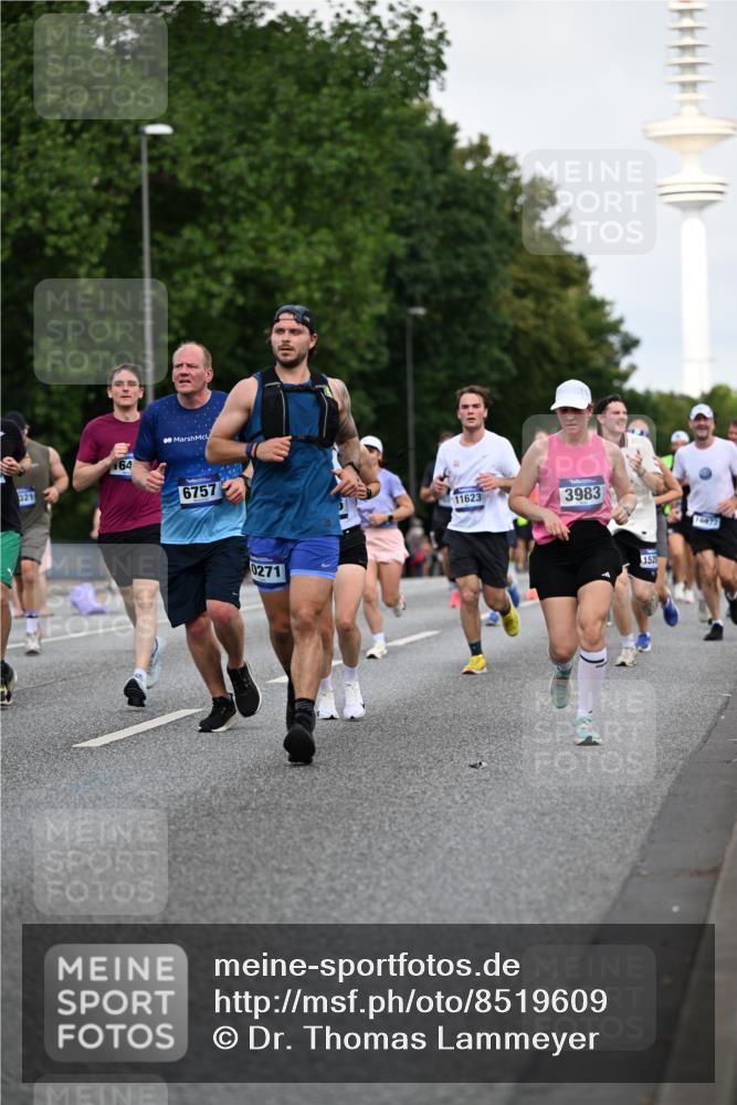 29.06.2025 - hella hamburg halbmarathon Dr. Thomas Lammeyer http://msf.ph/oto/8519609 29.06.2025 10:04:55 Kennedybrücke 1387, 1568, 1611, 2236, 2354, 2363, 3141, 3740, 3983, 4238, 4249, 4616, 4708, 4945, 5033, 5418, 5870, 6147, 6487, 6531, 6714, 6757, 6835, 7757, 8255, 8478, 8923, 9553, 9555, 10188, 10271, 10705, 10797, 11324 meine-sportfotos.de