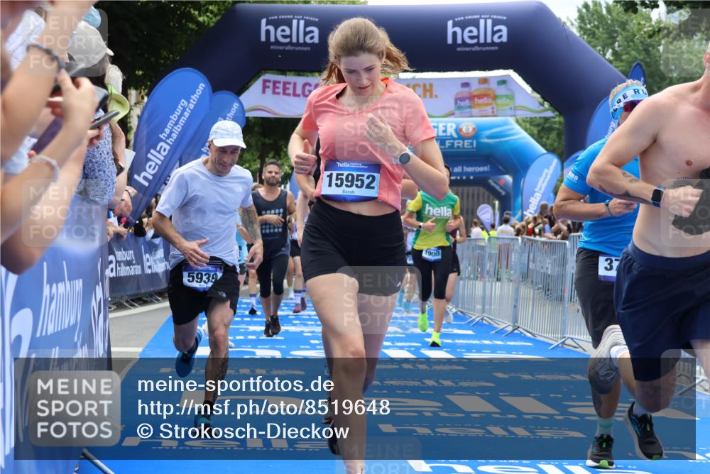 29.06.2025 - hella hamburg halbmarathon Strokosch-Dieckow http://msf.ph/oto/8519648 29.06.2025 11:23:10 Ziel 1158, 2634, 2688, 2956, 3573, 3770, 5939, 6826, 6874, 8327, 9270, 9272, 9457, 9748, 10701, 13264, 13472, 13781, 14054, 14421, 14510, 14512, 15569, 15952, 16613, 16638, 17147, 17885, 18962, 19093 meine-sportfotos.de