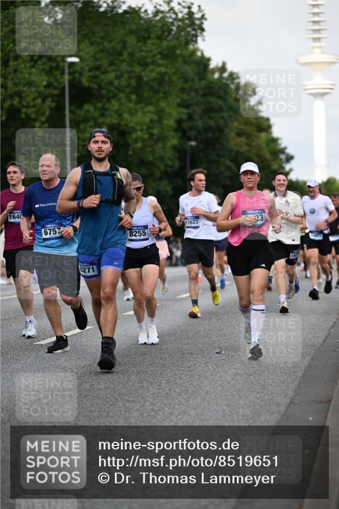 29.06.2025 - hella hamburg halbmarathon Dr. Thomas Lammeyer http://msf.ph/oto/8519651 29.06.2025 10:04:56 Kennedybrücke 1387, 1568, 1611, 2236, 2354, 2363, 3141, 3625, 3740, 3983, 4238, 4249, 4616, 4708, 4945, 5033, 5870, 6147, 6487, 6531, 6714, 6757, 6835, 7757, 8255, 8478, 8923, 9553, 9555, 10188, 10271, 10705, 11324 meine-sportfotos.de