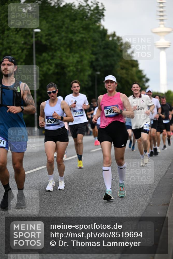 29.06.2025 - hella hamburg halbmarathon Dr. Thomas Lammeyer http://msf.ph/oto/8519694 29.06.2025 10:04:57 Kennedybrücke 1387, 1568, 1611, 2354, 2363, 3141, 3625, 3740, 3983, 4238, 4249, 4616, 4708, 4945, 5033, 5870, 6147, 6487, 6531, 6714, 6757, 6835, 7757, 7761, 8255, 8478, 8923, 9553, 9555, 10188, 10271, 10705, 11324 meine-sportfotos.de