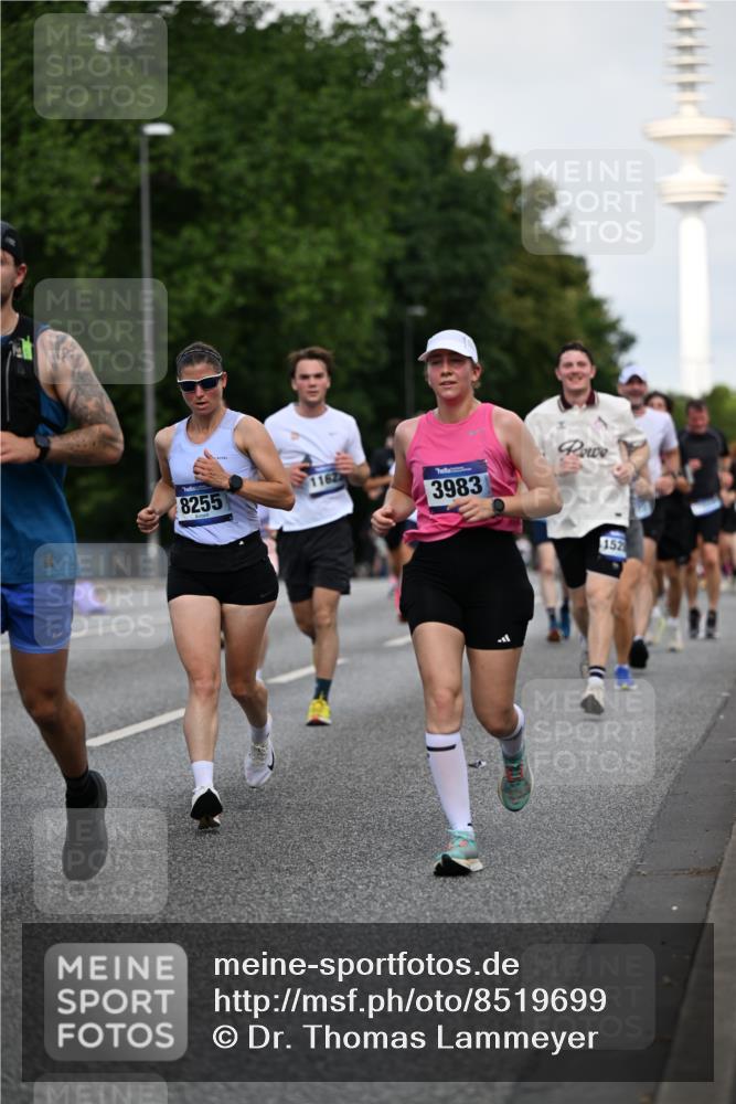 29.06.2025 - hella hamburg halbmarathon Dr. Thomas Lammeyer http://msf.ph/oto/8519699 29.06.2025 10:04:57 Kennedybrücke 1387, 1568, 1611, 2354, 2363, 3141, 3625, 3740, 3983, 4238, 4249, 4616, 4708, 4945, 5033, 5870, 6147, 6487, 6531, 6714, 6757, 6835, 7757, 7761, 8255, 8478, 8923, 9553, 9555, 10188, 10271, 10705, 11324 meine-sportfotos.de