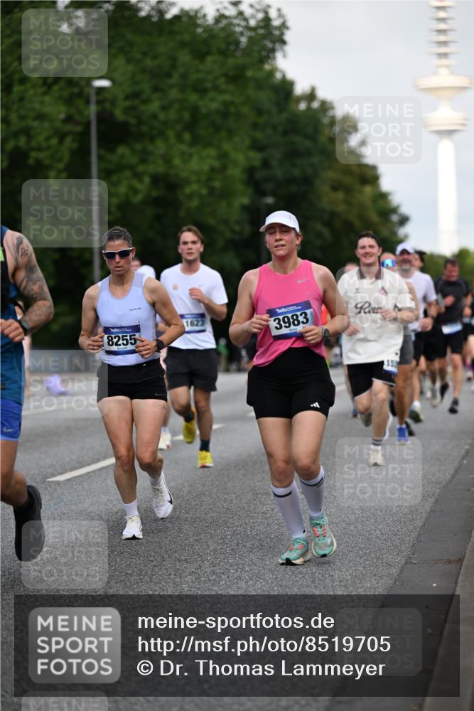 29.06.2025 - hella hamburg halbmarathon Dr. Thomas Lammeyer http://msf.ph/oto/8519705 29.06.2025 10:04:57 Kennedybrücke 1387, 1568, 1611, 2354, 2363, 3141, 3625, 3740, 3983, 4238, 4249, 4616, 4708, 4945, 5033, 5870, 6147, 6487, 6531, 6714, 6757, 6835, 7757, 7761, 8255, 8478, 8923, 9553, 9555, 10188, 10271, 10705, 11324 meine-sportfotos.de