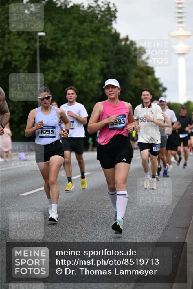 29.06.2025 - hella hamburg halbmarathon Dr. Thomas Lammeyer http://msf.ph/oto/8519713 29.06.2025 10:04:57 Kennedybrücke 1387, 1568, 1611, 2354, 2363, 3141, 3625, 3740, 3983, 4238, 4249, 4616, 4708, 4945, 5033, 5870, 6147, 6487, 6531, 6714, 6757, 6835, 7757, 7761, 8255, 8478, 8923, 9553, 9555, 10188, 10271, 10705, 11324 meine-sportfotos.de