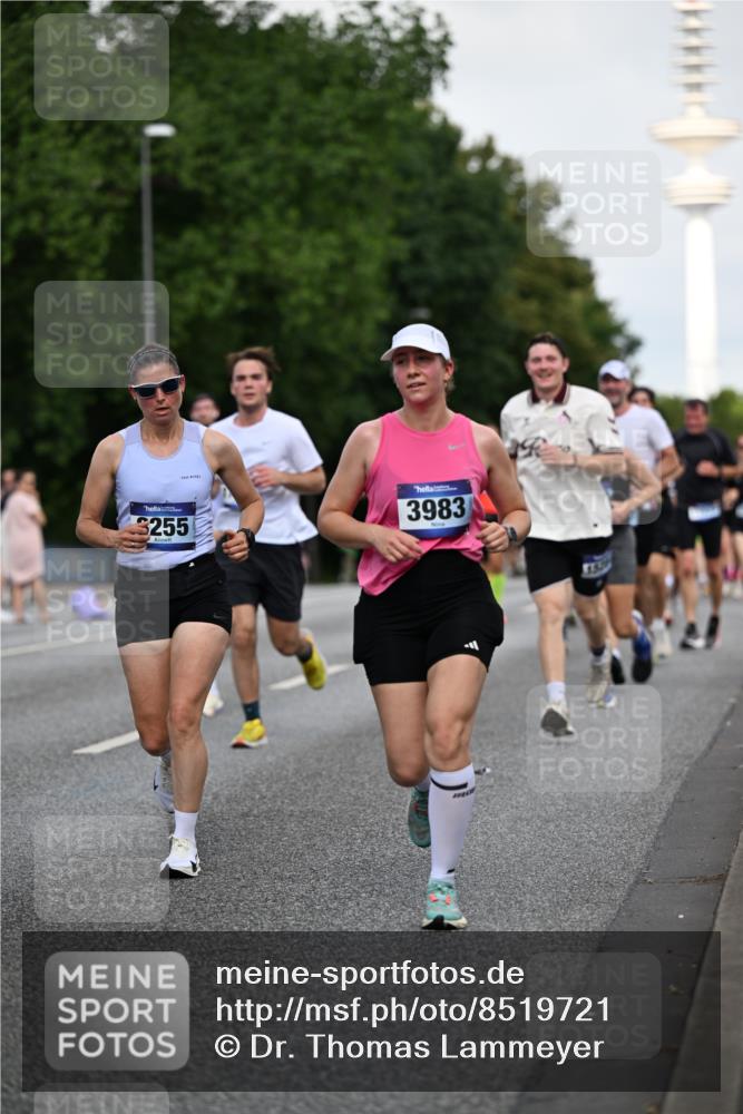 29.06.2025 - hella hamburg halbmarathon Dr. Thomas Lammeyer http://msf.ph/oto/8519721 29.06.2025 10:04:57 Kennedybrücke 1387, 1568, 1611, 2354, 2363, 3141, 3625, 3740, 3983, 4238, 4249, 4616, 4708, 4945, 5033, 5870, 6147, 6487, 6531, 6714, 6757, 6835, 7757, 7761, 8255, 8478, 8923, 9553, 9555, 10188, 10271, 10705, 11324 meine-sportfotos.de