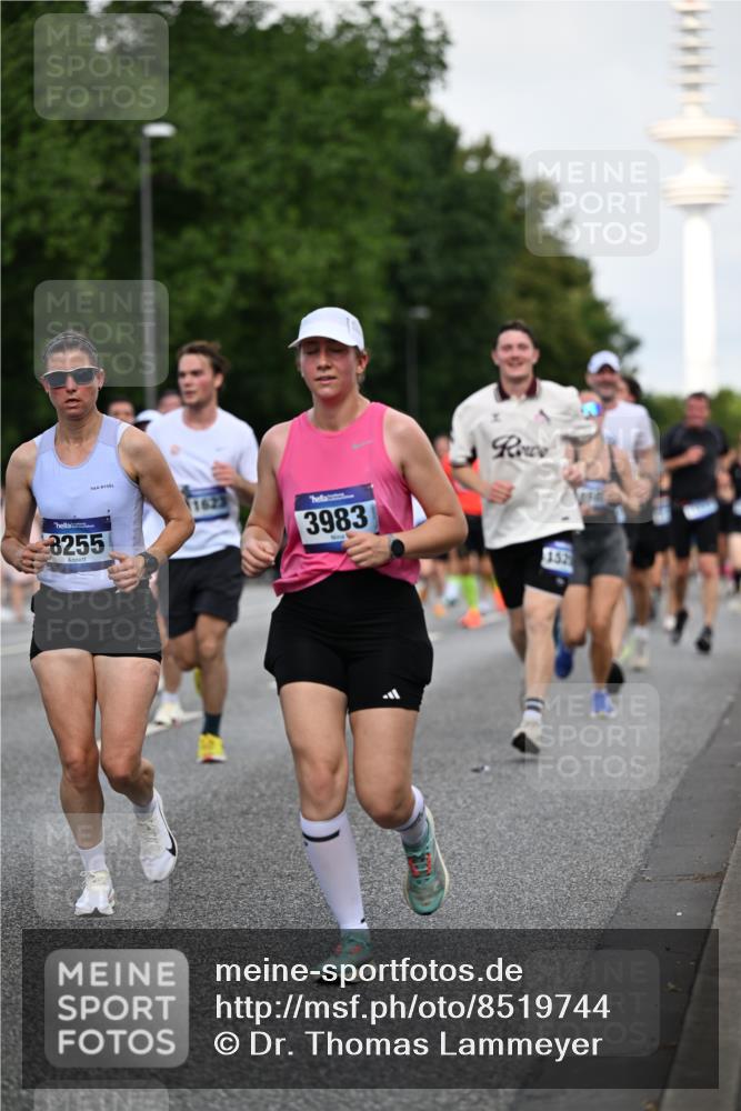 29.06.2025 - hella hamburg halbmarathon Dr. Thomas Lammeyer http://msf.ph/oto/8519744 29.06.2025 10:04:57 Kennedybrücke 1387, 1568, 1611, 2354, 2363, 3141, 3625, 3740, 3983, 4238, 4249, 4616, 4708, 4945, 5033, 5870, 6147, 6487, 6531, 6714, 6757, 6835, 7757, 7761, 8255, 8478, 8923, 9553, 9555, 10188, 10271, 10705, 11324 meine-sportfotos.de