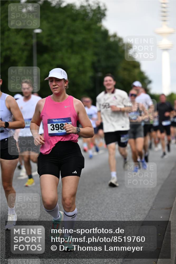 29.06.2025 - hella hamburg halbmarathon Dr. Thomas Lammeyer http://msf.ph/oto/8519760 29.06.2025 10:04:58 Kennedybrücke 1387, 1568, 1611, 2354, 2363, 3141, 3625, 3740, 3983, 4238, 4249, 4708, 4945, 5033, 5870, 6147, 6487, 6531, 6591, 6714, 6757, 6835, 7757, 7759, 7761, 8255, 8478, 8923, 9553, 9555, 10188, 10271, 10705, 11324 meine-sportfotos.de