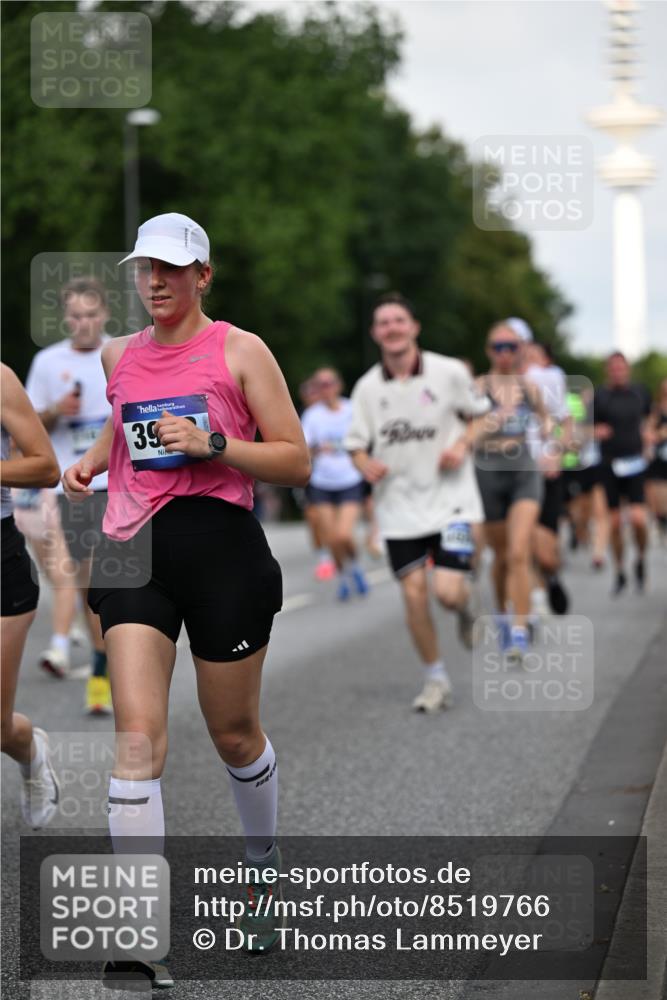 29.06.2025 - hella hamburg halbmarathon Dr. Thomas Lammeyer http://msf.ph/oto/8519766 29.06.2025 10:04:58 Kennedybrücke 1387, 1568, 1611, 2354, 2363, 3141, 3625, 3740, 3983, 4238, 4249, 4708, 4945, 5033, 5870, 6147, 6487, 6531, 6591, 6714, 6757, 6835, 7757, 7759, 7761, 8255, 8478, 8923, 9553, 9555, 10188, 10271, 10705, 11324 meine-sportfotos.de