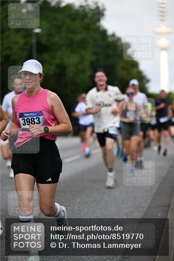 29.06.2025 - hella hamburg halbmarathon Dr. Thomas Lammeyer http://msf.ph/oto/8519770 29.06.2025 10:04:58 Kennedybrücke 1387, 1568, 1611, 2354, 2363, 3141, 3625, 3740, 3983, 4238, 4249, 4708, 4945, 5033, 5870, 6147, 6487, 6531, 6591, 6714, 6757, 6835, 7757, 7759, 7761, 8255, 8478, 8923, 9553, 9555, 10188, 10271, 10705, 11324 meine-sportfotos.de