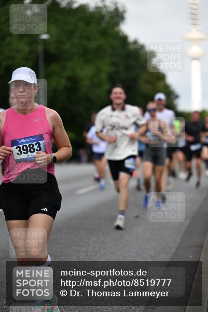 29.06.2025 - hella hamburg halbmarathon Dr. Thomas Lammeyer http://msf.ph/oto/8519777 29.06.2025 10:04:58 Kennedybrücke 1387, 1568, 1611, 2354, 2363, 3141, 3625, 3740, 3983, 4238, 4249, 4708, 4945, 5033, 5870, 6147, 6487, 6531, 6591, 6714, 6757, 6835, 7757, 7759, 7761, 8255, 8478, 8923, 9553, 9555, 10188, 10271, 10705, 11324 meine-sportfotos.de
