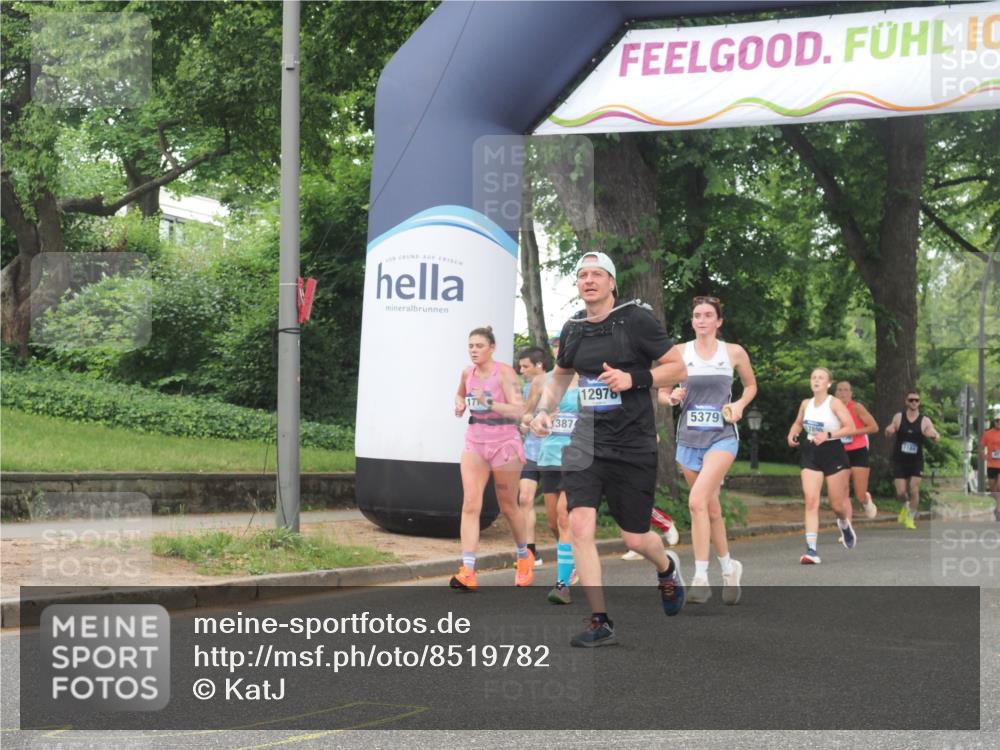 29.06.2025 - hella hamburg halbmarathon KatJ http://msf.ph/oto/8519782 29.06.2025 10:49:24 Zwischen KM18-KM19 1147, 3625, 5058, 5379 meine-sportfotos.de