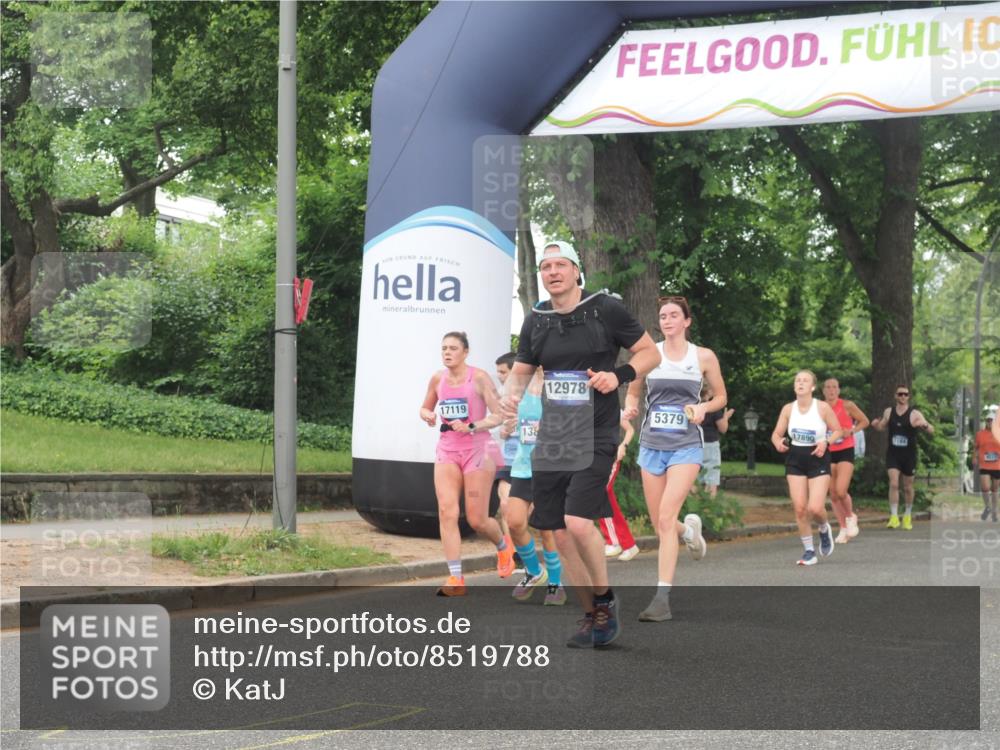 29.06.2025 - hella hamburg halbmarathon KatJ http://msf.ph/oto/8519788 29.06.2025 10:49:24 Zwischen KM18-KM19 1147, 3625, 5058, 5379 meine-sportfotos.de