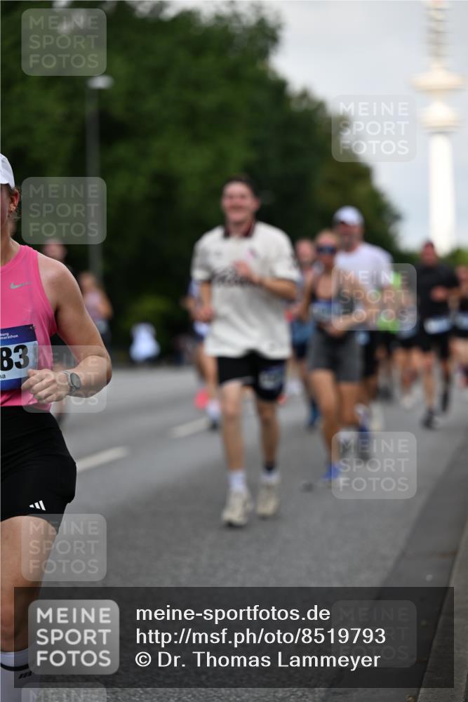 29.06.2025 - hella hamburg halbmarathon Dr. Thomas Lammeyer http://msf.ph/oto/8519793 29.06.2025 10:04:59 Kennedybrücke 1387, 1568, 1611, 1726, 2354, 2363, 3625, 3740, 3983, 4238, 4249, 4708, 5033, 5870, 6147, 6487, 6531, 6591, 6714, 6757, 6835, 7757, 7759, 7761, 8255, 8326, 8478, 8923, 10188, 10271, 10705, 11324 meine-sportfotos.de