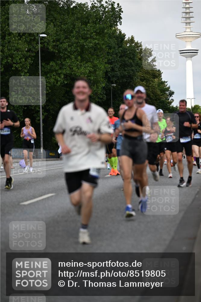 29.06.2025 - hella hamburg halbmarathon Dr. Thomas Lammeyer http://msf.ph/oto/8519805 29.06.2025 10:04:59 Kennedybrücke 1387, 1568, 1611, 1726, 2354, 2363, 3625, 3740, 3983, 4238, 4249, 4708, 5033, 5870, 6147, 6487, 6531, 6591, 6714, 6757, 6835, 7757, 7759, 7761, 8255, 8326, 8478, 8923, 10188, 10271, 10705, 11324 meine-sportfotos.de