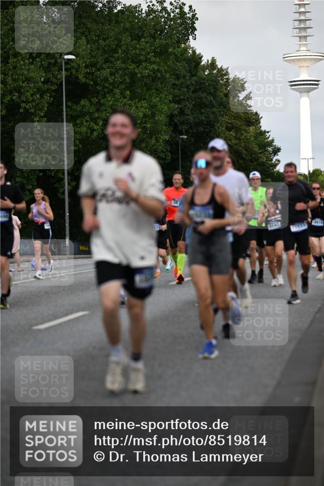 29.06.2025 - hella hamburg halbmarathon Dr. Thomas Lammeyer http://msf.ph/oto/8519814 29.06.2025 10:04:59 Kennedybrücke 1387, 1568, 1611, 1726, 2354, 2363, 3625, 3740, 3983, 4238, 4249, 4708, 5033, 5870, 6147, 6487, 6531, 6591, 6714, 6757, 6835, 7757, 7759, 7761, 8255, 8326, 8478, 8923, 10188, 10271, 10705, 11324 meine-sportfotos.de