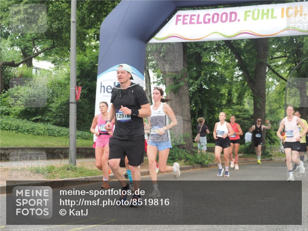 29.06.2025 - hella hamburg halbmarathon KatJ http://msf.ph/oto/8519816 29.06.2025 10:49:25 Zwischen KM18-KM19 1147, 3625, 5058, 5379 meine-sportfotos.de