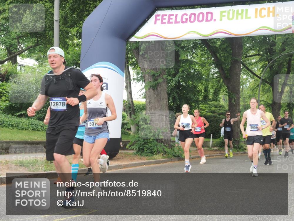 29.06.2025 - hella hamburg halbmarathon KatJ http://msf.ph/oto/8519840 29.06.2025 10:49:25 Zwischen KM18-KM19 1147, 3625, 5058, 5379 meine-sportfotos.de