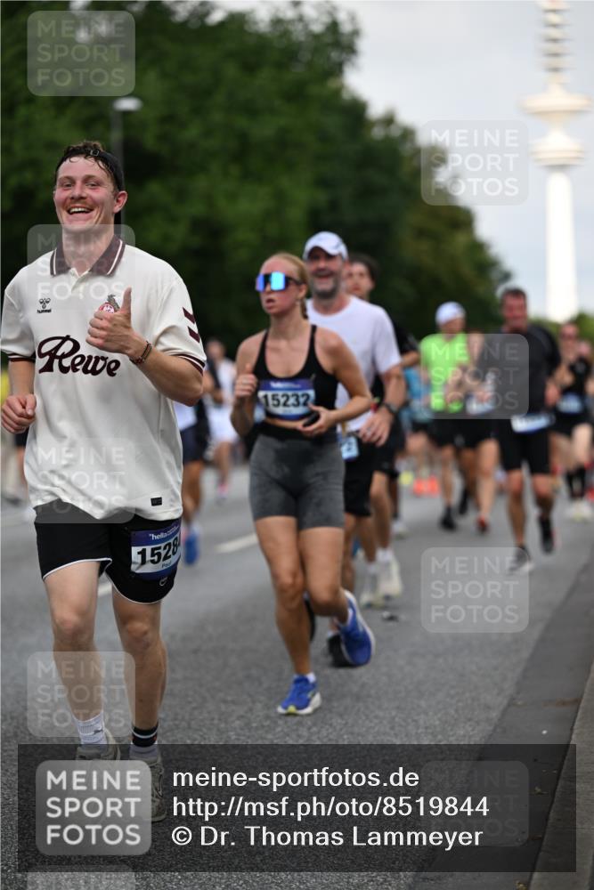 29.06.2025 - hella hamburg halbmarathon Dr. Thomas Lammeyer http://msf.ph/oto/8519844 29.06.2025 10:05:00 Kennedybrücke 1387, 1420, 1568, 1726, 2354, 2363, 3625, 3740, 3983, 4238, 4249, 4708, 5033, 5870, 6147, 6487, 6531, 6591, 6714, 6757, 6835, 7757, 7759, 7761, 8255, 8326, 8478, 8691, 8923, 10188, 10271, 10705, 11324 meine-sportfotos.de