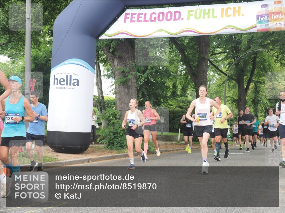 29.06.2025 - hella hamburg halbmarathon KatJ http://msf.ph/oto/8519870 29.06.2025 10:49:26 Zwischen KM18-KM19 1147, 3625, 5058, 5379, 6142 meine-sportfotos.de
