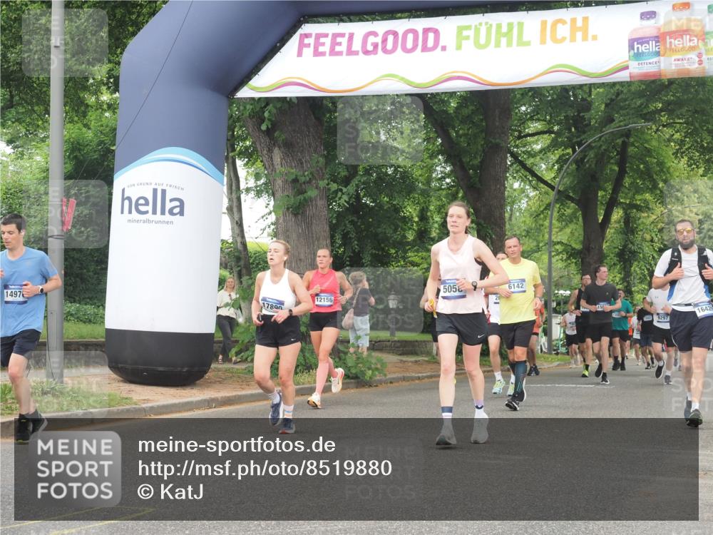 29.06.2025 - hella hamburg halbmarathon KatJ http://msf.ph/oto/8519880 29.06.2025 10:49:26 Zwischen KM18-KM19 1147, 3625, 5058, 5379, 6142 meine-sportfotos.de