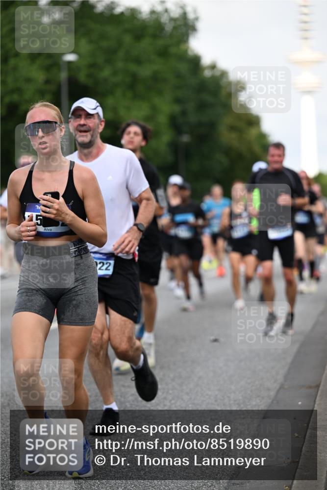 29.06.2025 - hella hamburg halbmarathon Dr. Thomas Lammeyer http://msf.ph/oto/8519890 29.06.2025 10:05:01 Kennedybrücke 1387, 1420, 1568, 1726, 2006, 2354, 2363, 3625, 3740, 3983, 4238, 4249, 4708, 5033, 5870, 6147, 6487, 6531, 6591, 6714, 6757, 6835, 7757, 7759, 7761, 8255, 8326, 8478, 8691, 8923, 10188, 10271, 10705 meine-sportfotos.de