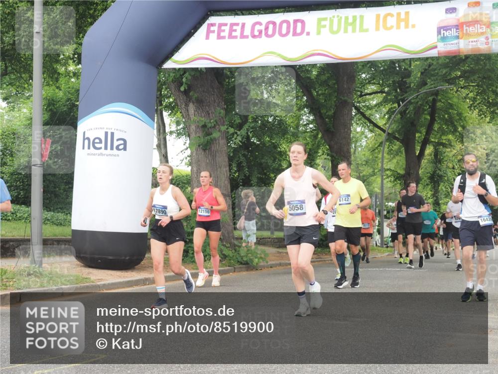 29.06.2025 - hella hamburg halbmarathon KatJ http://msf.ph/oto/8519900 29.06.2025 10:49:26 Zwischen KM18-KM19 1147, 3625, 5058, 5379, 6142 meine-sportfotos.de
