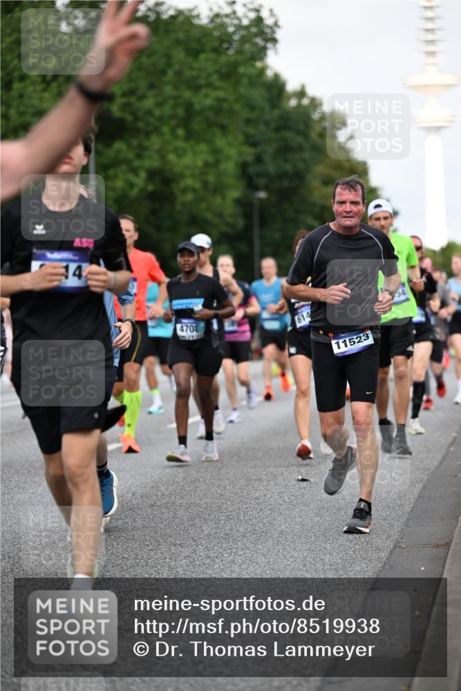 29.06.2025 - hella hamburg halbmarathon Dr. Thomas Lammeyer http://msf.ph/oto/8519938 29.06.2025 10:05:03 Kennedybrücke 1387, 1420, 1726, 2006, 2354, 2363, 3625, 3740, 3983, 4068, 4238, 4249, 4708, 5033, 5870, 6147, 6487, 6531, 6591, 6714, 6757, 6835, 7757, 7759, 7761, 8255, 8326, 8478, 8691, 8923, 9124, 9932, 10188, 10271, 10383, 10705 meine-sportfotos.de