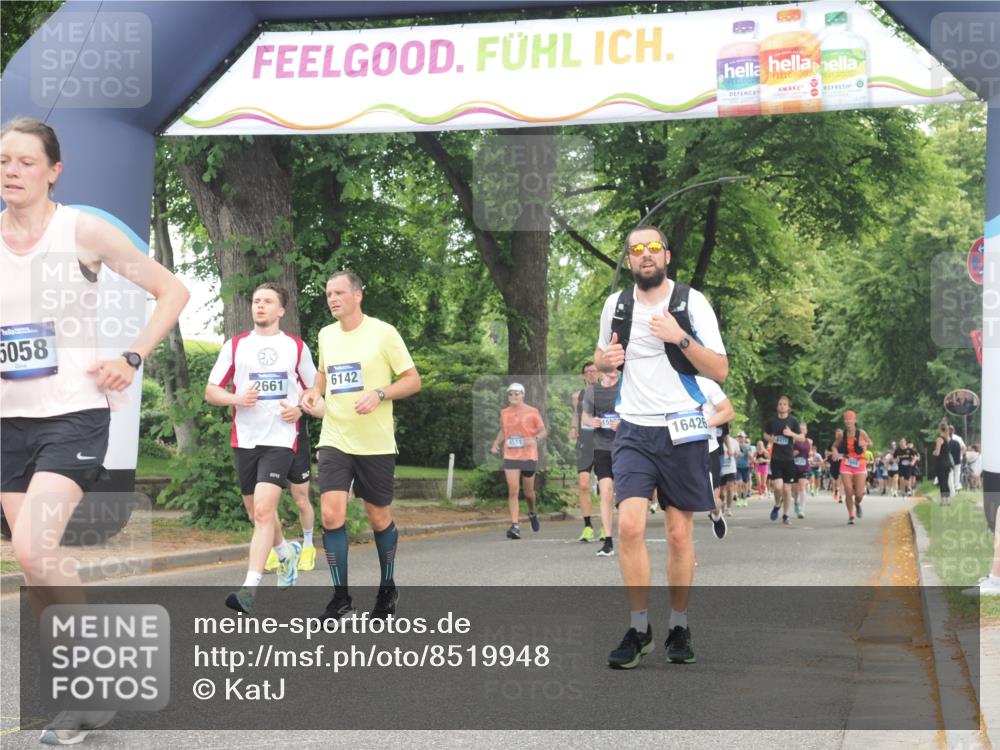 29.06.2025 - hella hamburg halbmarathon KatJ http://msf.ph/oto/8519948 29.06.2025 10:49:28 Zwischen KM18-KM19 1147, 1184, 2661, 3625, 5058, 5379, 6142 meine-sportfotos.de