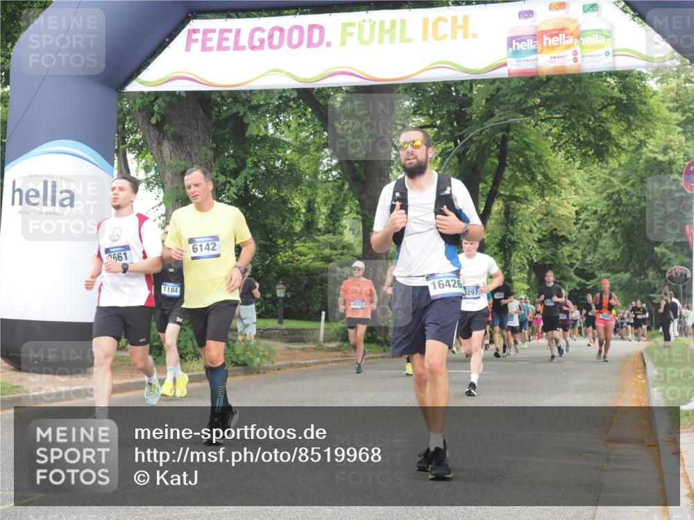 29.06.2025 - hella hamburg halbmarathon KatJ http://msf.ph/oto/8519968 29.06.2025 10:49:28 Zwischen KM18-KM19 1147, 1184, 2661, 3625, 5058, 5379, 6142 meine-sportfotos.de
