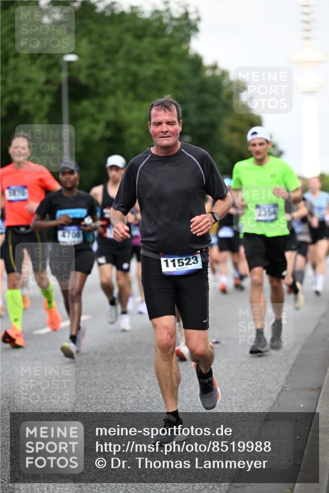 29.06.2025 - hella hamburg halbmarathon Dr. Thomas Lammeyer http://msf.ph/oto/8519988 29.06.2025 10:05:04 Kennedybrücke 1387, 1420, 1726, 2006, 2354, 2363, 3625, 3740, 3983, 4068, 4238, 4249, 4708, 5870, 6147, 6487, 6531, 6591, 6714, 6757, 6835, 7757, 7759, 7761, 8255, 8326, 8478, 8691, 8923, 9124, 9932, 10271, 10383, 10705 meine-sportfotos.de