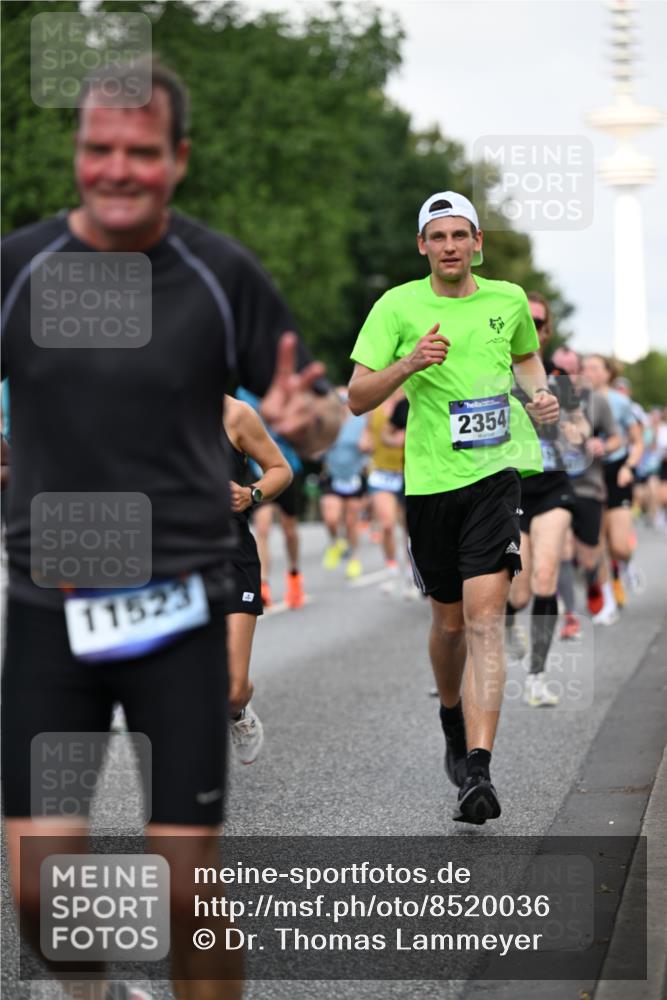 29.06.2025 - hella hamburg halbmarathon Dr. Thomas Lammeyer http://msf.ph/oto/8520036 29.06.2025 10:05:05 Kennedybrücke 1387, 1420, 1726, 2006, 2354, 2363, 3625, 3740, 3983, 4068, 4238, 4249, 4708, 5870, 6147, 6487, 6531, 6591, 6714, 6757, 6835, 6924, 7757, 7759, 7761, 8255, 8326, 8478, 8691, 8923, 9124, 9932, 10271, 10383, 10705 meine-sportfotos.de