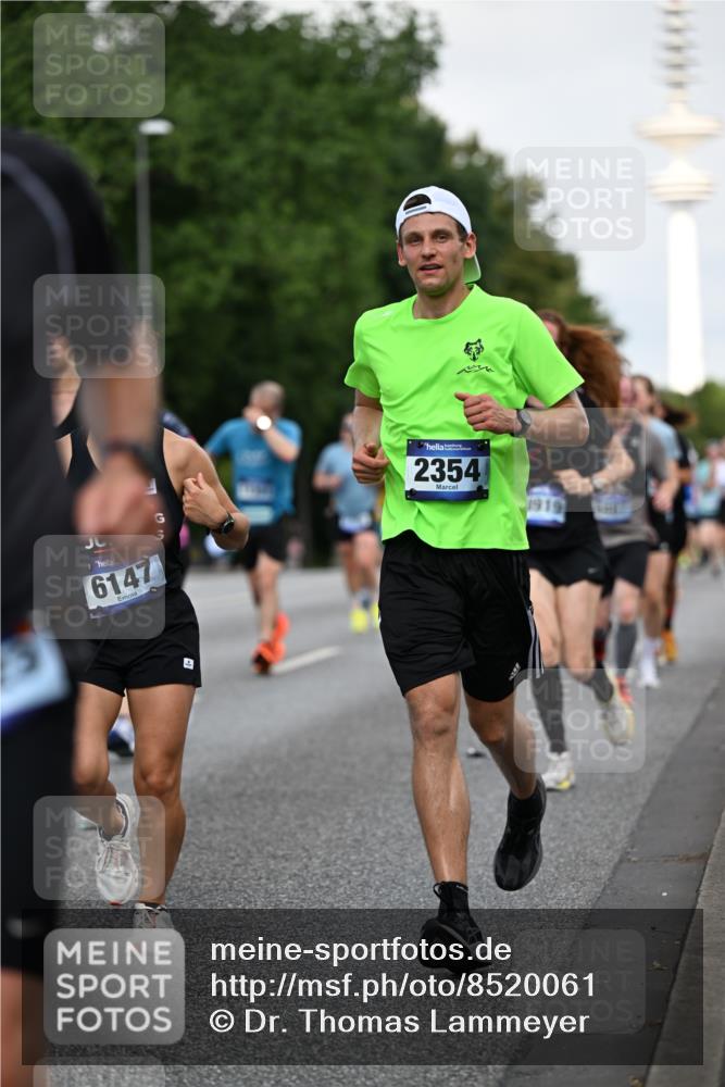 29.06.2025 - hella hamburg halbmarathon Dr. Thomas Lammeyer http://msf.ph/oto/8520061 29.06.2025 10:05:05 Kennedybrücke 1387, 1420, 1726, 2006, 2354, 2363, 3625, 3740, 3983, 4068, 4238, 4249, 4708, 5870, 6147, 6487, 6531, 6591, 6714, 6757, 6835, 6924, 7757, 7759, 7761, 8255, 8326, 8478, 8691, 8923, 9124, 9932, 10271, 10383, 10705 meine-sportfotos.de