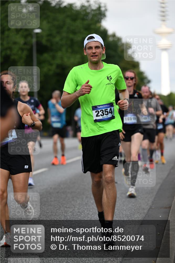 29.06.2025 - hella hamburg halbmarathon Dr. Thomas Lammeyer http://msf.ph/oto/8520074 29.06.2025 10:05:05 Kennedybrücke 1387, 1420, 1726, 2006, 2354, 2363, 3625, 3740, 3983, 4068, 4238, 4249, 4708, 5870, 6147, 6487, 6531, 6591, 6714, 6757, 6835, 6924, 7757, 7759, 7761, 8255, 8326, 8478, 8691, 8923, 9124, 9932, 10271, 10383, 10705 meine-sportfotos.de