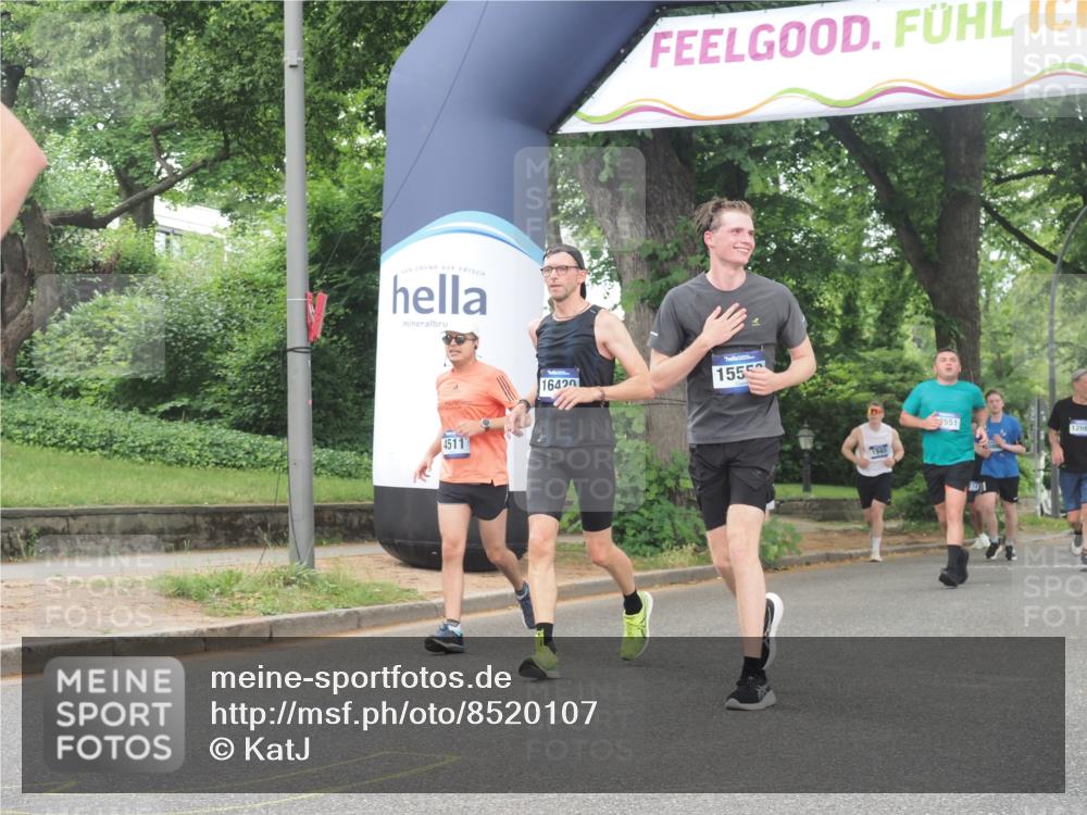 29.06.2025 - hella hamburg halbmarathon KatJ http://msf.ph/oto/8520107 29.06.2025 10:49:32 Zwischen KM18-KM19 1184, 2661, 4511, 5058, 6142, 7869 meine-sportfotos.de