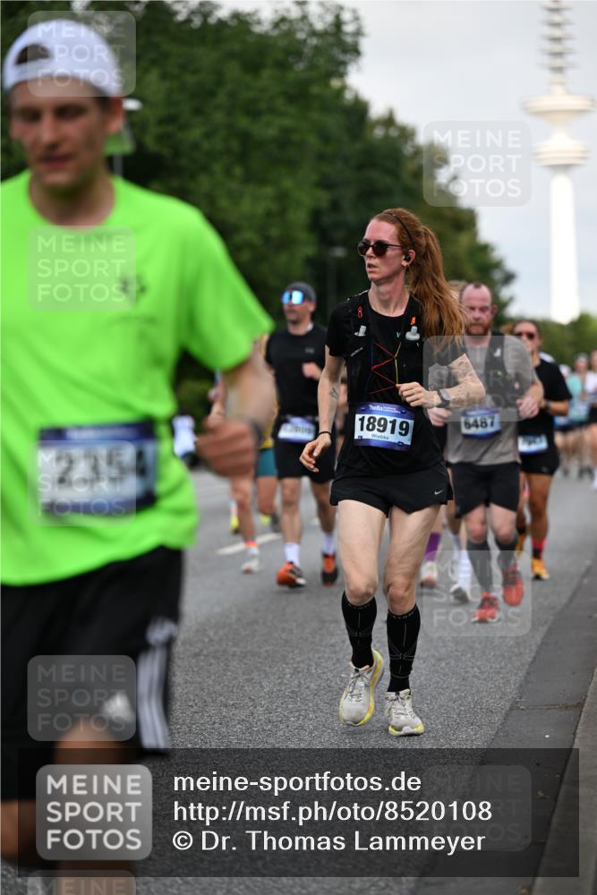 29.06.2025 - hella hamburg halbmarathon Dr. Thomas Lammeyer http://msf.ph/oto/8520108 29.06.2025 10:05:06 Kennedybrücke 1387, 1420, 1726, 2006, 2354, 2363, 2936, 3625, 3740, 3983, 4068, 4238, 4249, 4708, 5870, 6147, 6487, 6531, 6591, 6714, 6757, 6835, 6924, 7757, 7759, 7761, 8255, 8326, 8478, 8691, 8923, 9124, 9932, 10271, 10383, 10705 meine-sportfotos.de