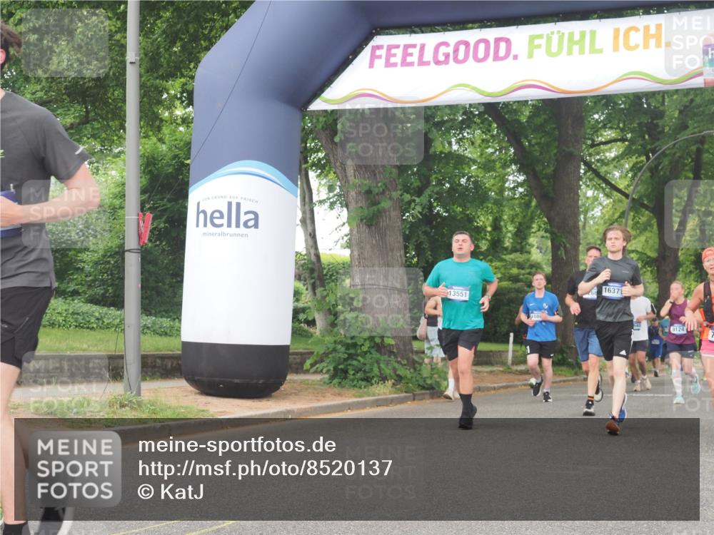 29.06.2025 - hella hamburg halbmarathon KatJ http://msf.ph/oto/8520137 29.06.2025 10:49:33 Zwischen KM18-KM19 1184, 2661, 4511, 6142, 7869 meine-sportfotos.de