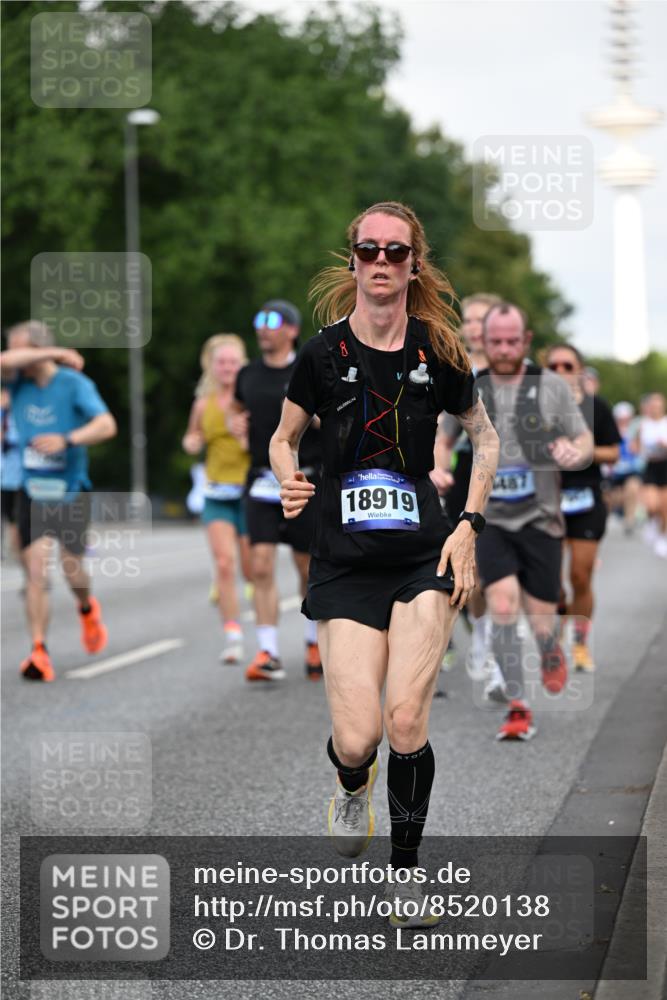 29.06.2025 - hella hamburg halbmarathon Dr. Thomas Lammeyer http://msf.ph/oto/8520138 29.06.2025 10:05:07 Kennedybrücke 1387, 1420, 1726, 2006, 2354, 2363, 2936, 3625, 3740, 3983, 4068, 4238, 4249, 4319, 4708, 5870, 6147, 6487, 6531, 6591, 6714, 6757, 6835, 6924, 7757, 7759, 7761, 8046, 8255, 8326, 8478, 8691, 8923, 9124, 9932, 10271, 10383, 10705 meine-sportfotos.de