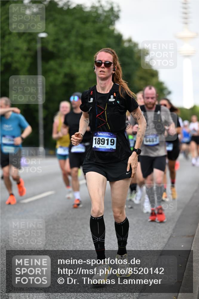 29.06.2025 - hella hamburg halbmarathon Dr. Thomas Lammeyer http://msf.ph/oto/8520142 29.06.2025 10:05:07 Kennedybrücke 1387, 1420, 1726, 2006, 2354, 2363, 2936, 3625, 3740, 3983, 4068, 4238, 4249, 4319, 4708, 5870, 6147, 6487, 6531, 6591, 6714, 6757, 6835, 6924, 7757, 7759, 7761, 8046, 8255, 8326, 8478, 8691, 8923, 9124, 9932, 10271, 10383, 10705 meine-sportfotos.de