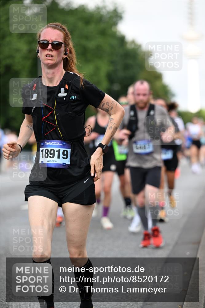 29.06.2025 - hella hamburg halbmarathon Dr. Thomas Lammeyer http://msf.ph/oto/8520172 29.06.2025 10:05:08 Kennedybrücke 1387, 1420, 1726, 2006, 2354, 2363, 2936, 3625, 3740, 3983, 4068, 4238, 4249, 4319, 4708, 5870, 6147, 6487, 6531, 6591, 6714, 6757, 6835, 6924, 7757, 7759, 7761, 8046, 8255, 8326, 8478, 8691, 8923, 9124, 9932, 10271, 10383, 10705 meine-sportfotos.de